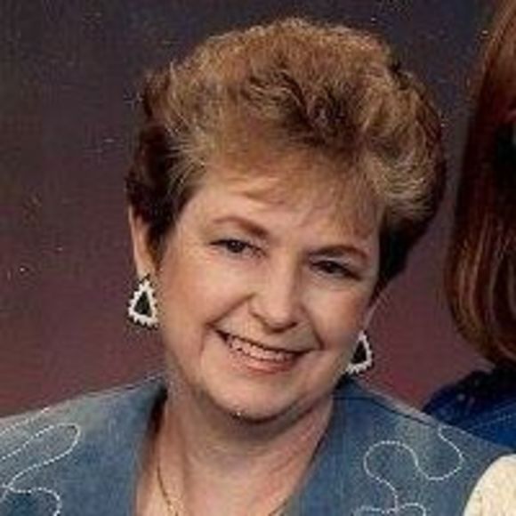 Poshmark profile picture for @carriage